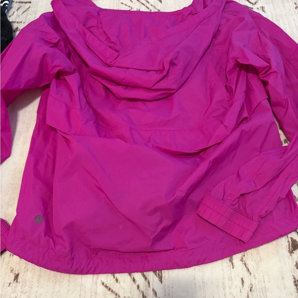 Lululemon packable jacket - Picture 2 of 3